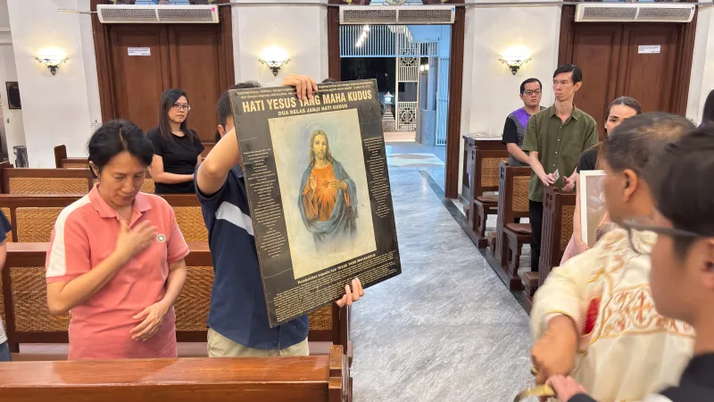 Menghidupkan Devosi Hati Kudus Yesus di Kebondalem
